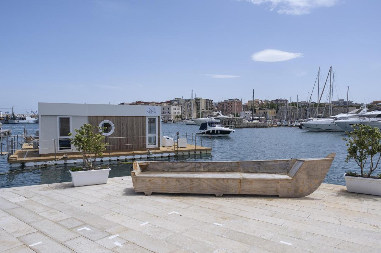 Houseboat Floatart Experience Bisceglie Hotel Exterior photo